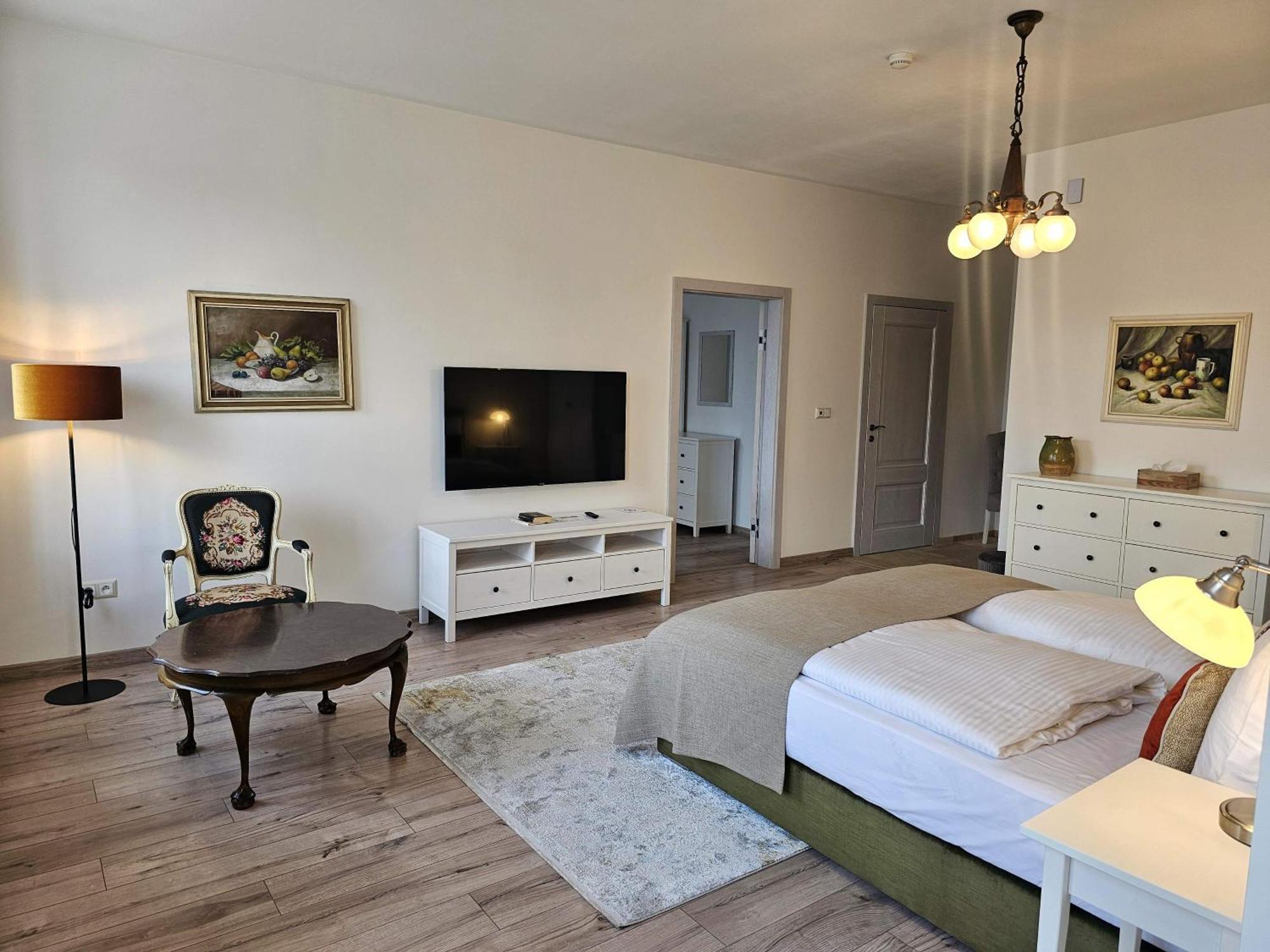 Arkady Hof Hotel Ступава Стая снимка